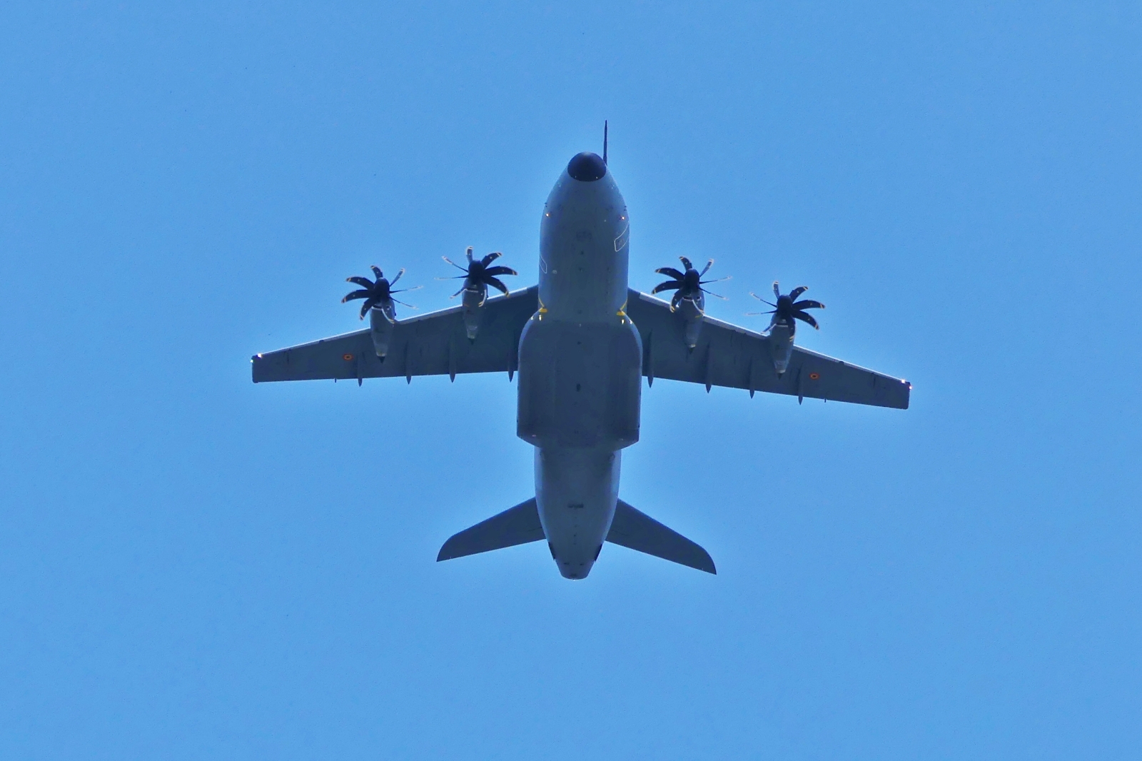 Airbus A400M der Belgischen Armee, ber der Stadt Luxemburg, zum National Feiertag. (Ohne Kennung). 23.06.2023