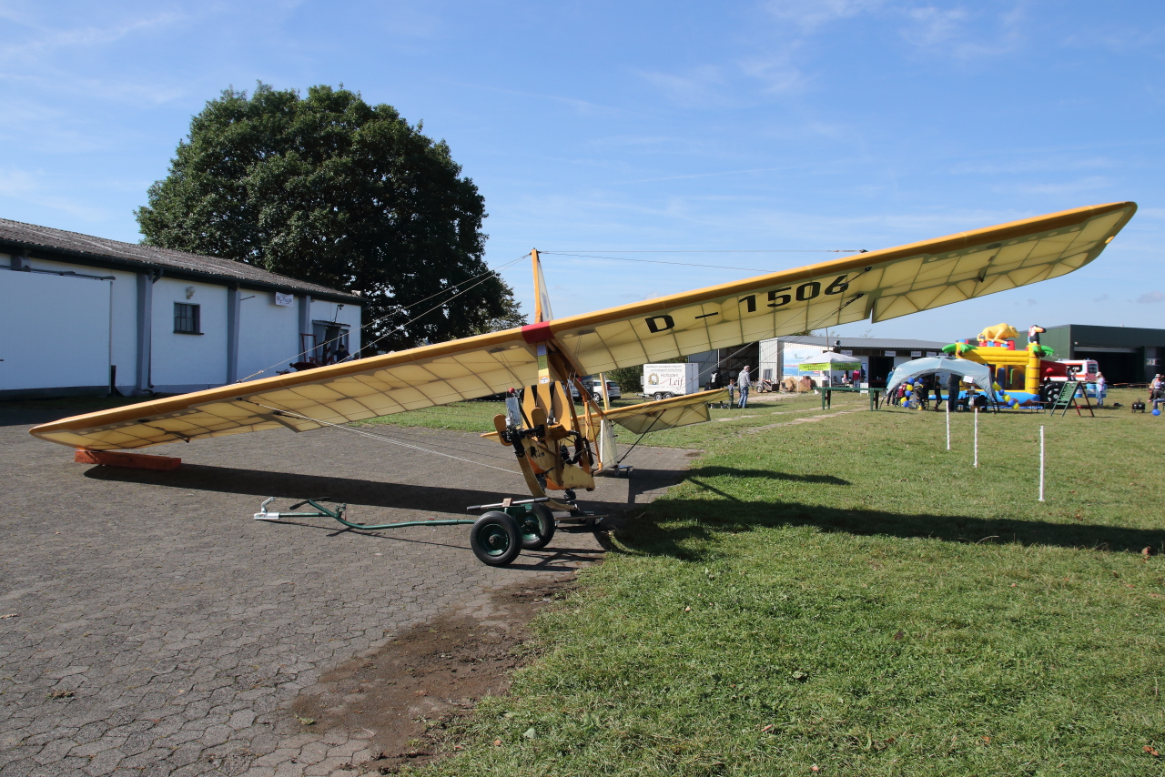 D-1506, Schulgleiter Schneider DFS 108-14 SG-38, S/N: AB-BL-001-BS. Flugplatzfest Wershofen/Eifel (EDRV) am 06.09.2025.