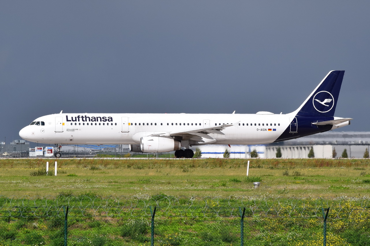 D-AIDN , Lufthansa , Airbus A321-231  Neumünster  , Berlin-Brandenburg  Willy Brandt  , BER , 18.09.2022 ,