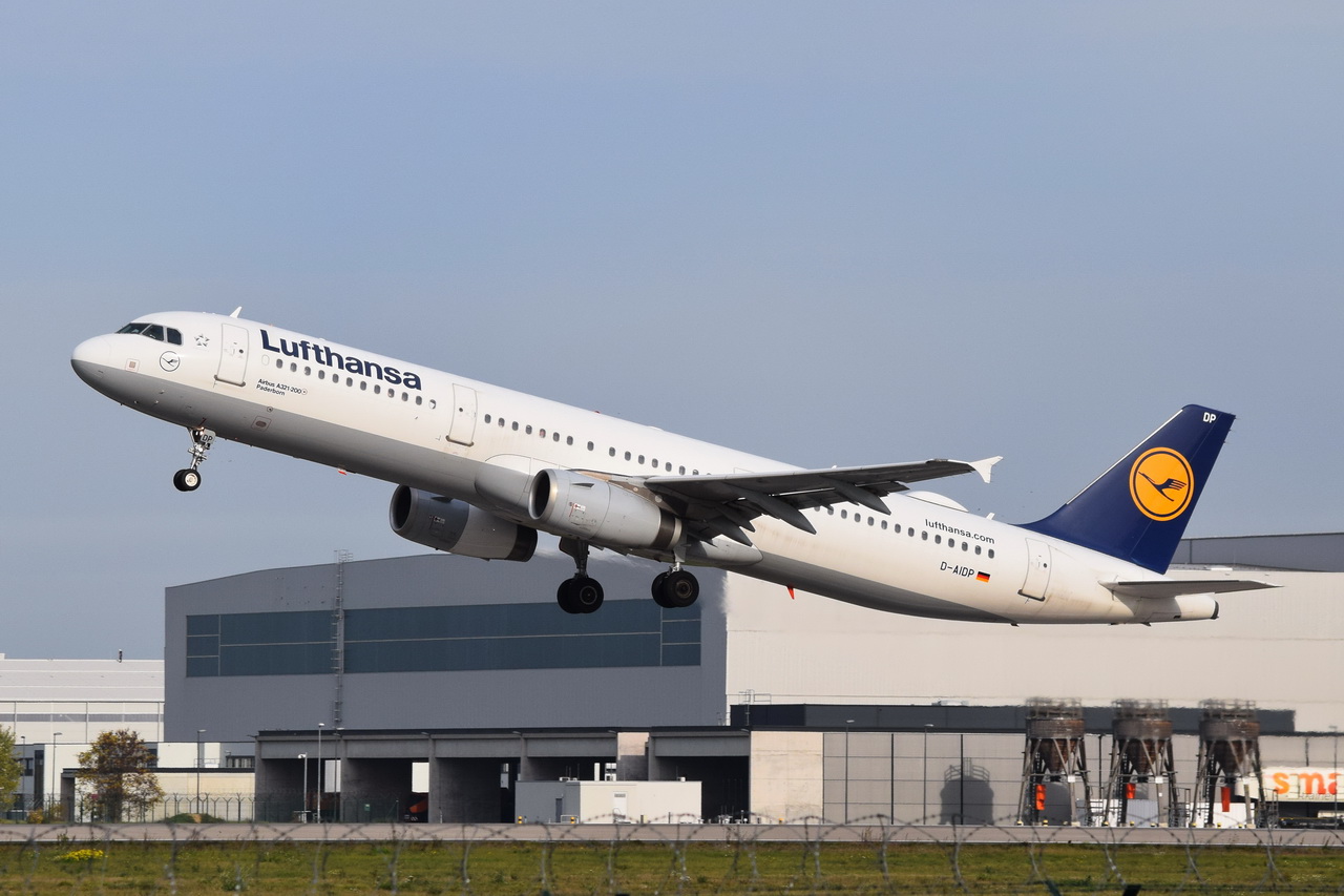 D-AIDP , Lufthansa , Airbus A321-231 , 29.10.2022 , Berlin-Brandenburg  Willy Brandt  , BER , 