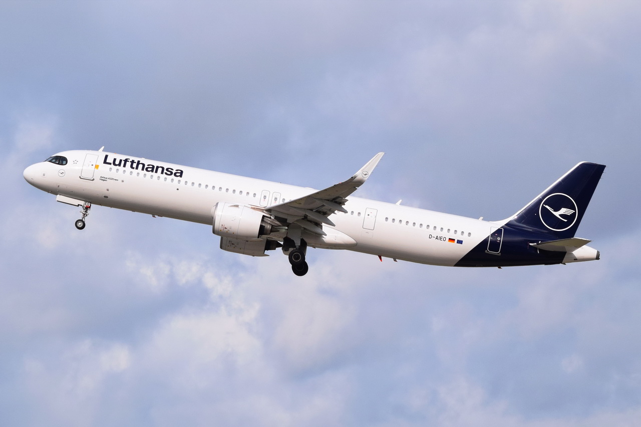 D-AIEO , Lufthansa , Airbus A321-271NX  Hagen  , Berlin-Brandenburg  Willy Brandt  , BER , 04.10.2023 ,