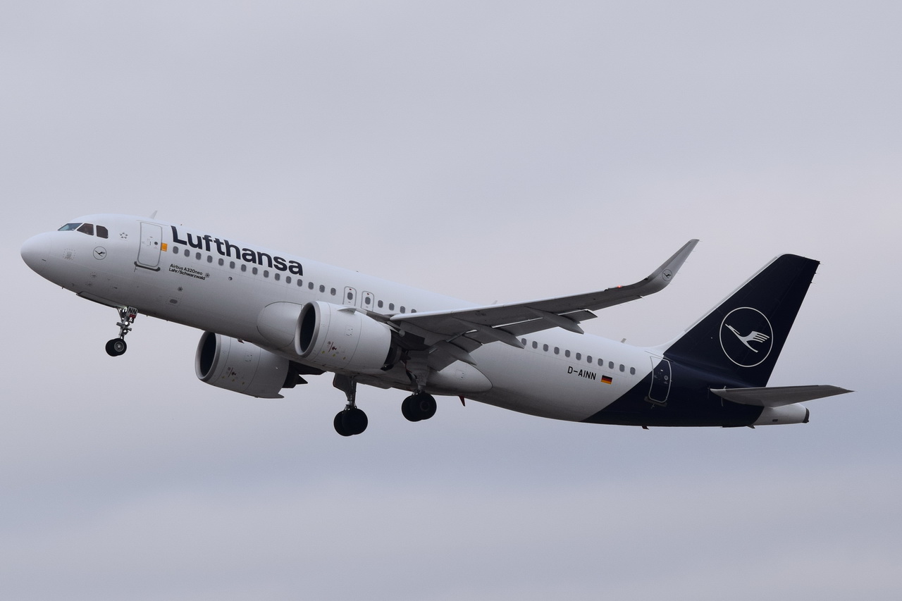 D-AINN , Lufthansa , Airbus A320-271N  Lahr/Schwarzwald  , Berlin-Brandenburg  Willy Brandt  , BER , 10.03.2023 ,