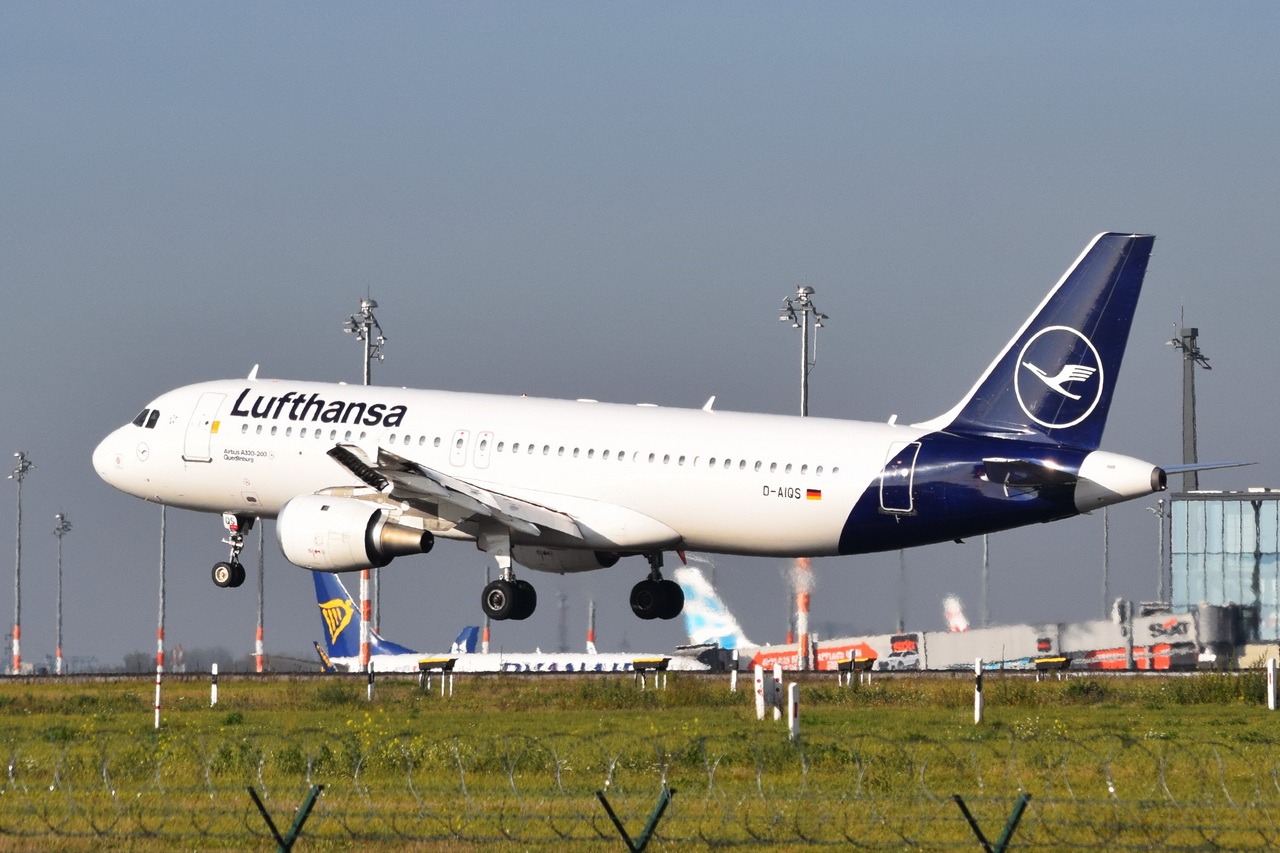 D-AIQS , Lufthansa , Airbus A320-211  Quedlinburg  ,  Berlin-Brandenburg  Willy Brandt  , BER , 12.11.2022 ,