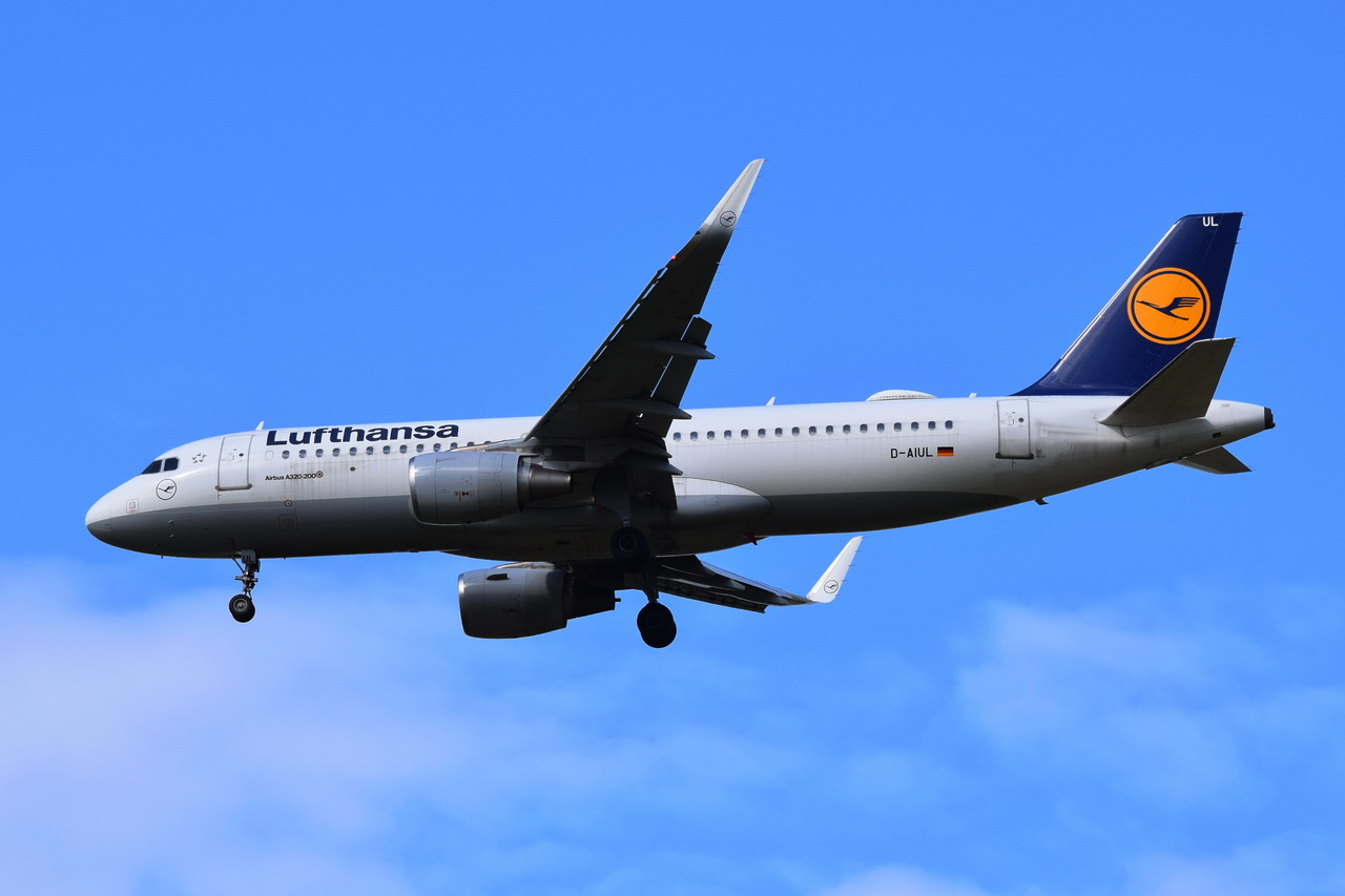 D-AIUL , Lufthansa , Airbus A320-214(WL) , Berlin-Brandenburg  Willy Brandt  , BER , 11.09.2022 