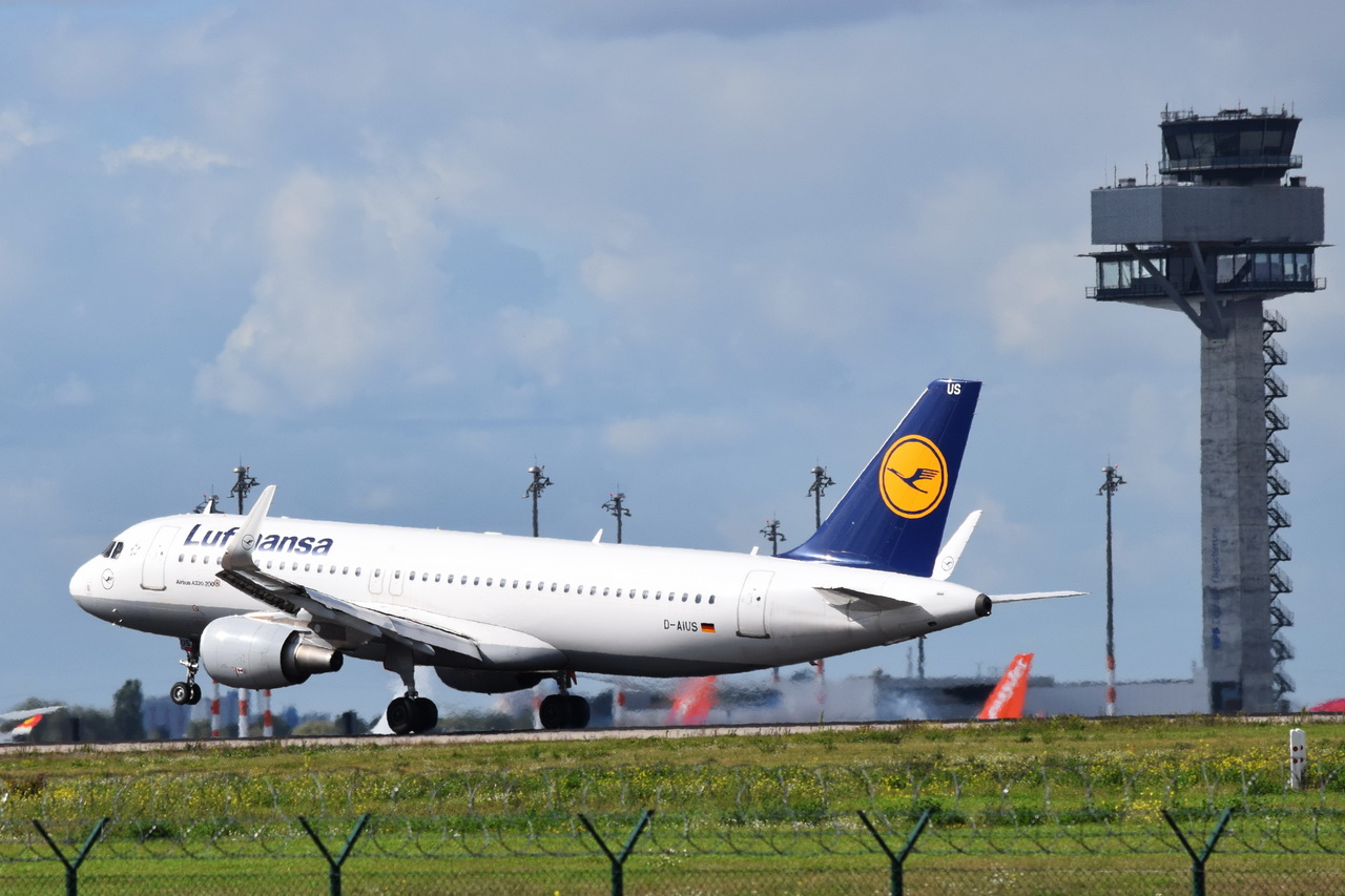 D-AIUS,  Lufthansa , Airbus A320-214(WL) , Berlin-Brandenburg  Willy Brandt  , BER , 16.09.2022 ,