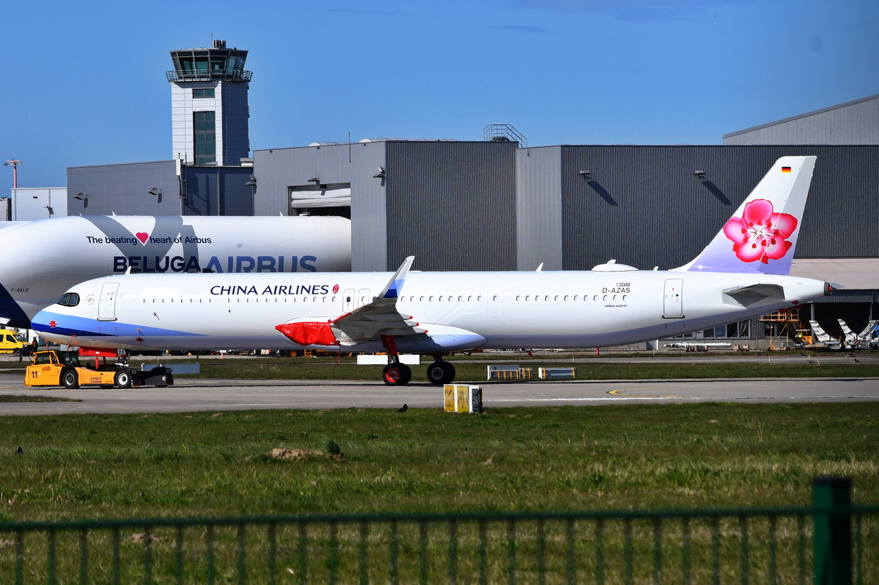 D-AZAS , China Airlines , Airbus A321-271NX , B-18126 ,Hamburg-Finkenwerder , 09.04.2026 ,