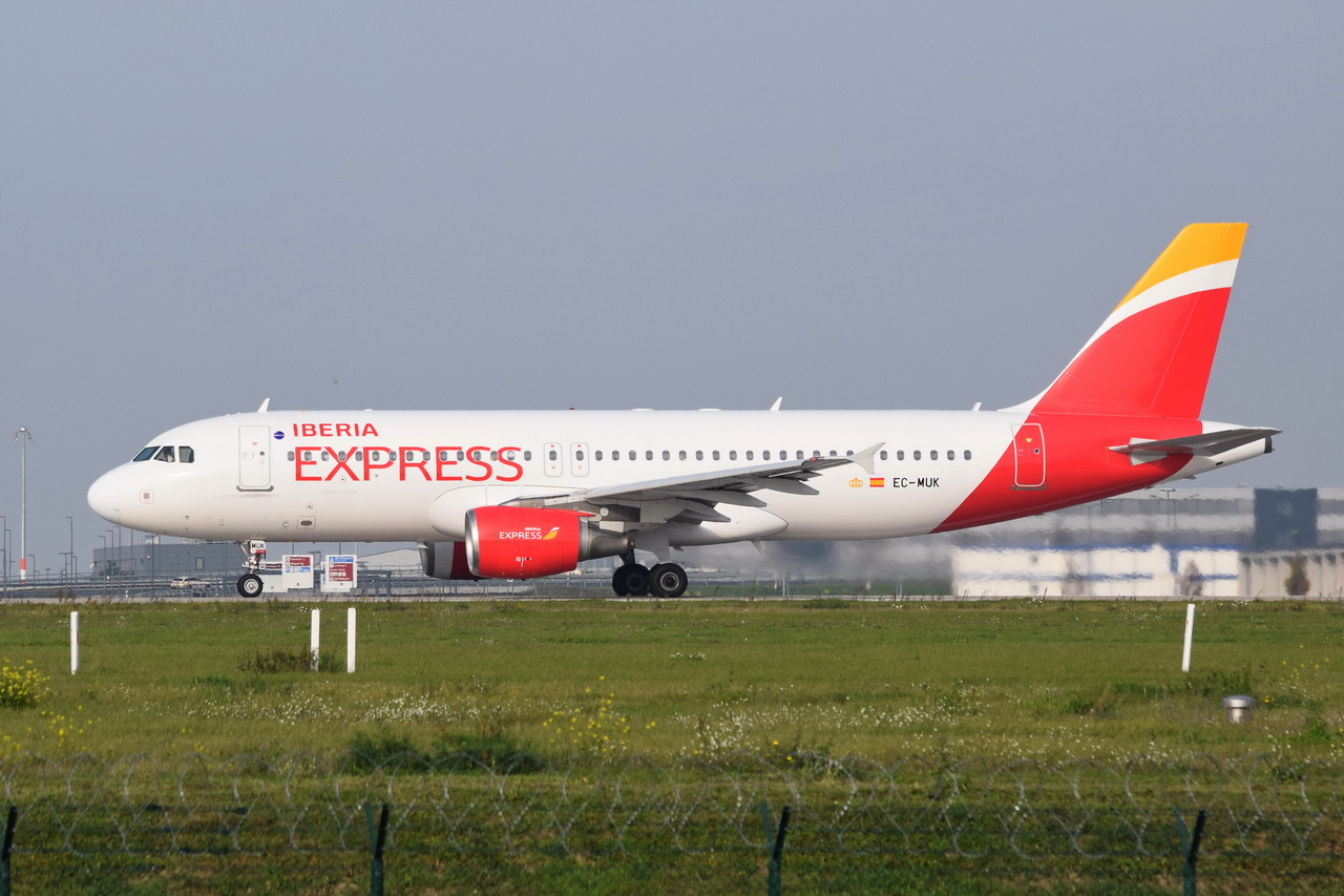 EC-MUK , Iberia Express , Airbus A320-214 , 