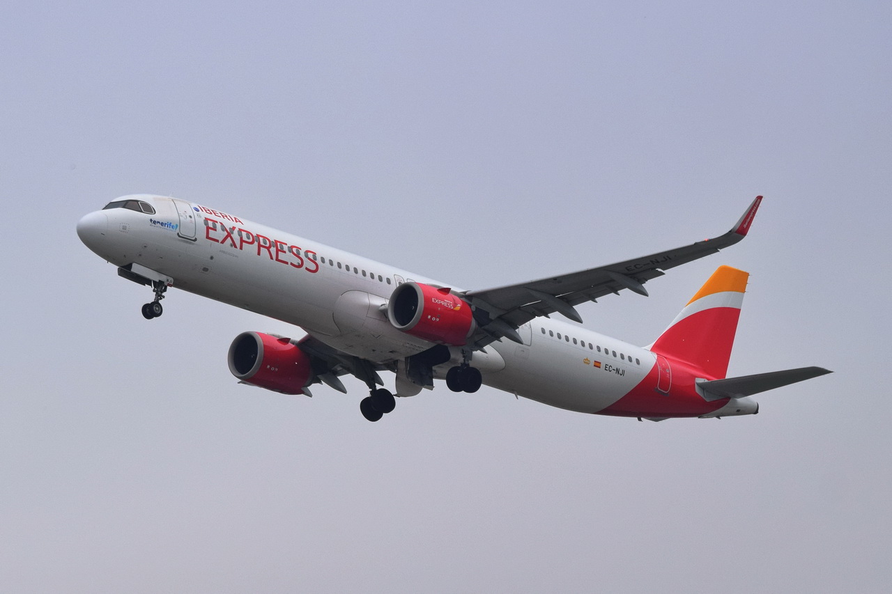 EC-NJI , Iberia Express , Airbus A321-251NX , 25.10.2023 ,Berlin-Brandenburg  Willy Brandt  , BER , 