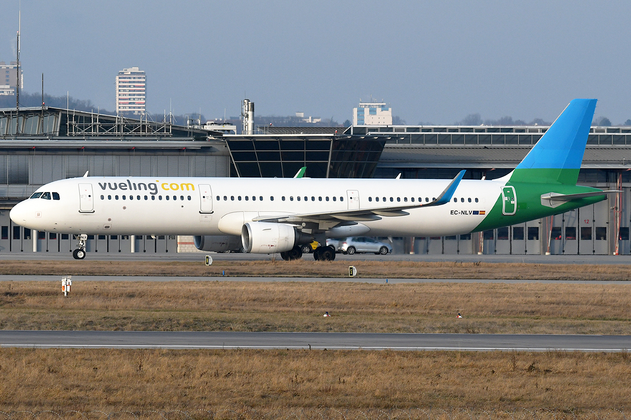 EC-NLV Airbus A321-211 22.12.2021