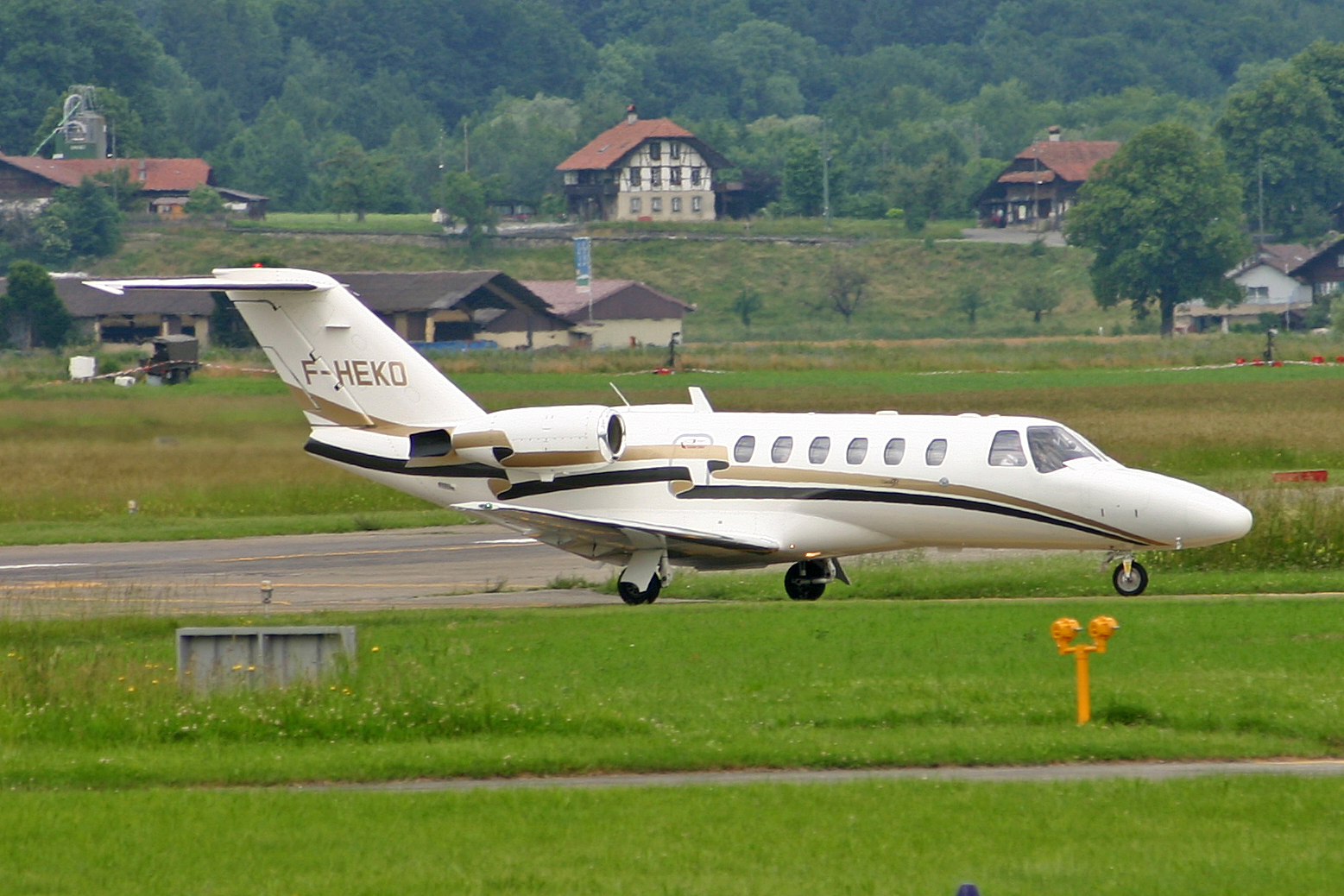Econocom International NV, F-HEKO, Cessna 525A Citation Jet II, msn: 525A-0080, 13.Juni 2008, BRN Bern, Switzerland.