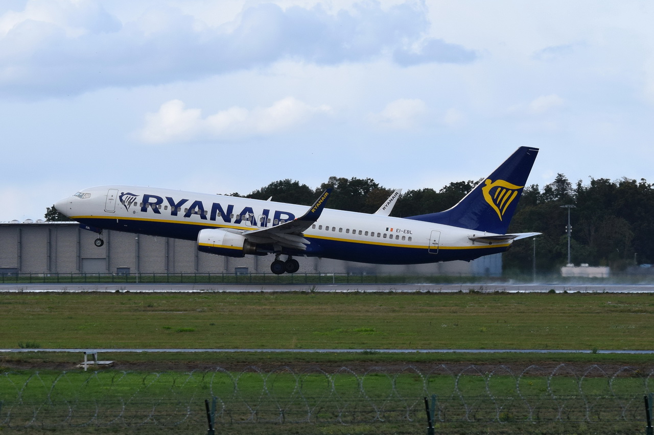 EI-EBL , Ryanair , Boeing 737-8AS(WL) , 18.09.2022 , Berlin-Brandenburg  Willy Brandt  , BER , 