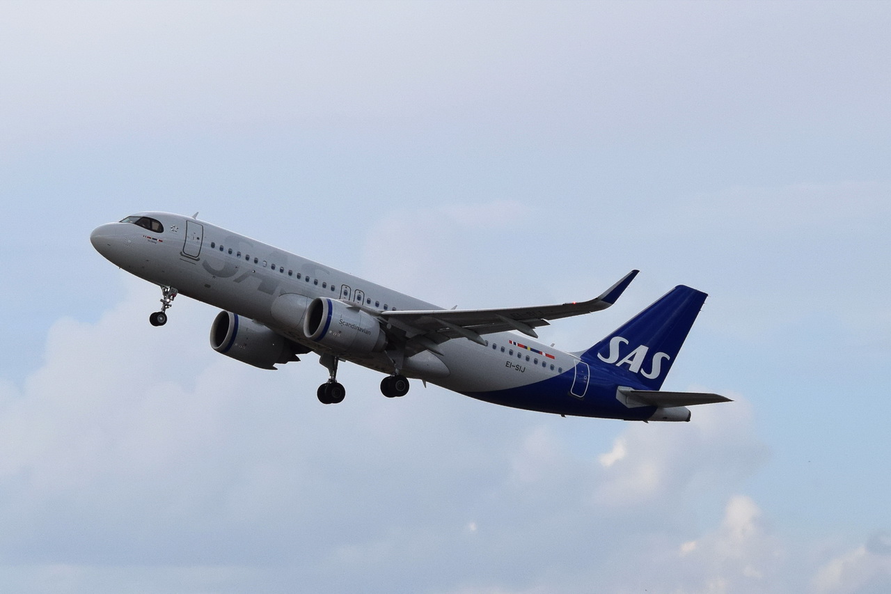 EI-SIJ , SAS Connect , Airbus A320-251N , 09.09.2022 , Berlin-Brandenburg  Willy Brandt  , BER , 