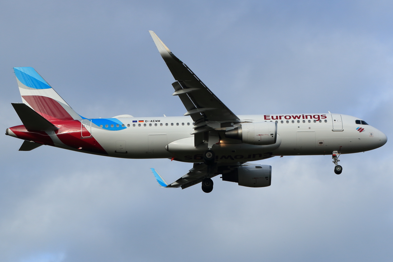 Eurowings, D-AEWW, Airbus A320-214, S/N: 7615. Köln-Bonn (EDDK), 26.03.2024.