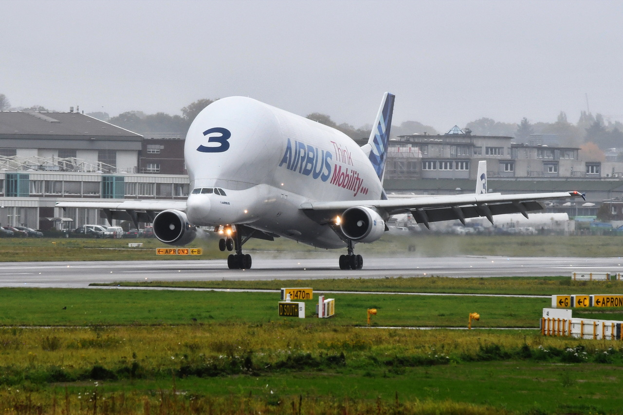 F-GSTC , Airbus Transport International , Airbus A300B4-608ST , 23.10.2025 , Hamburg-Finkenwerder , 