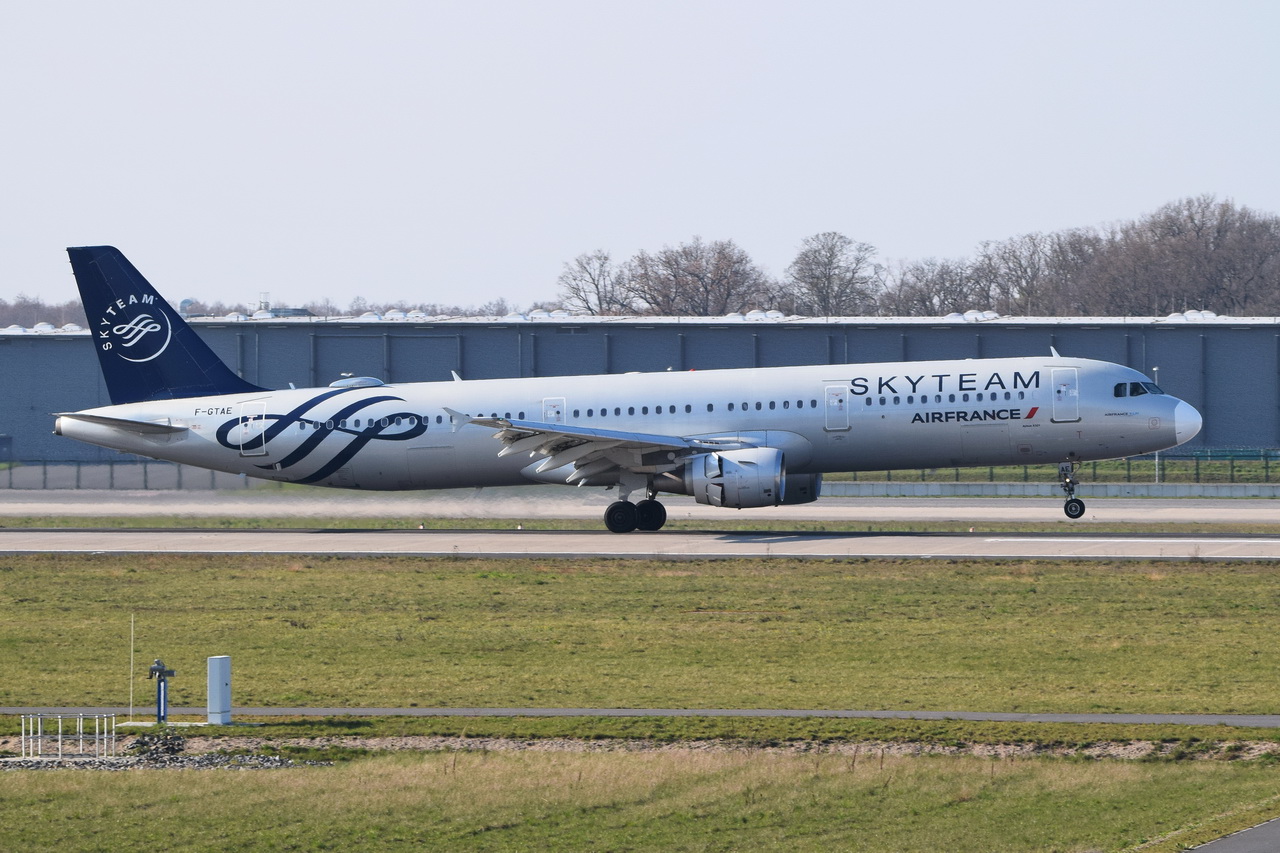 F-GTAE , Air France , Airbus A321-212 , 09.04.2023 , Berlin-Brandenburg  Willy Brandt  , BER , 