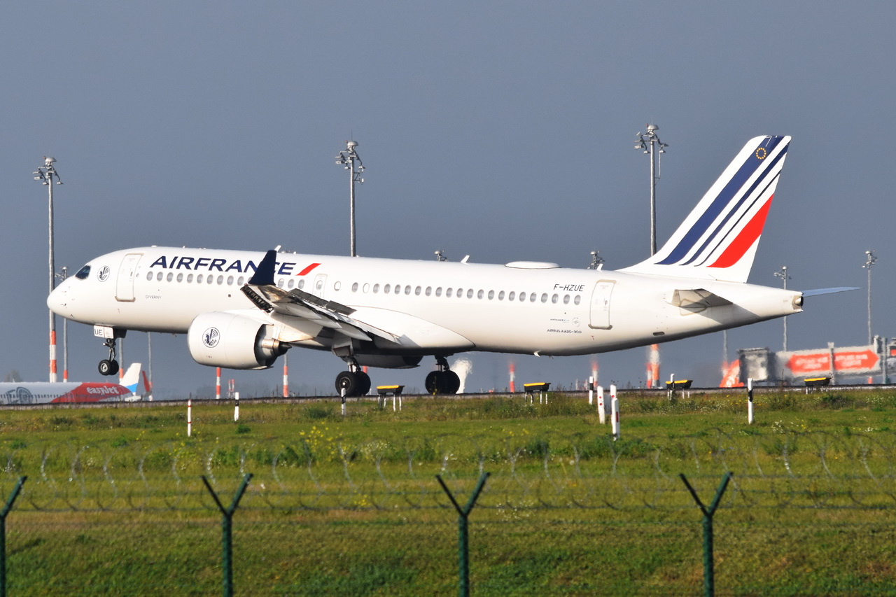 F-HZUE , Air France , Airbus A220-300 (BD-500-1A11) , Berlin-Brandenburg  Willy Brandt  , BER , 31.10.2022 ,