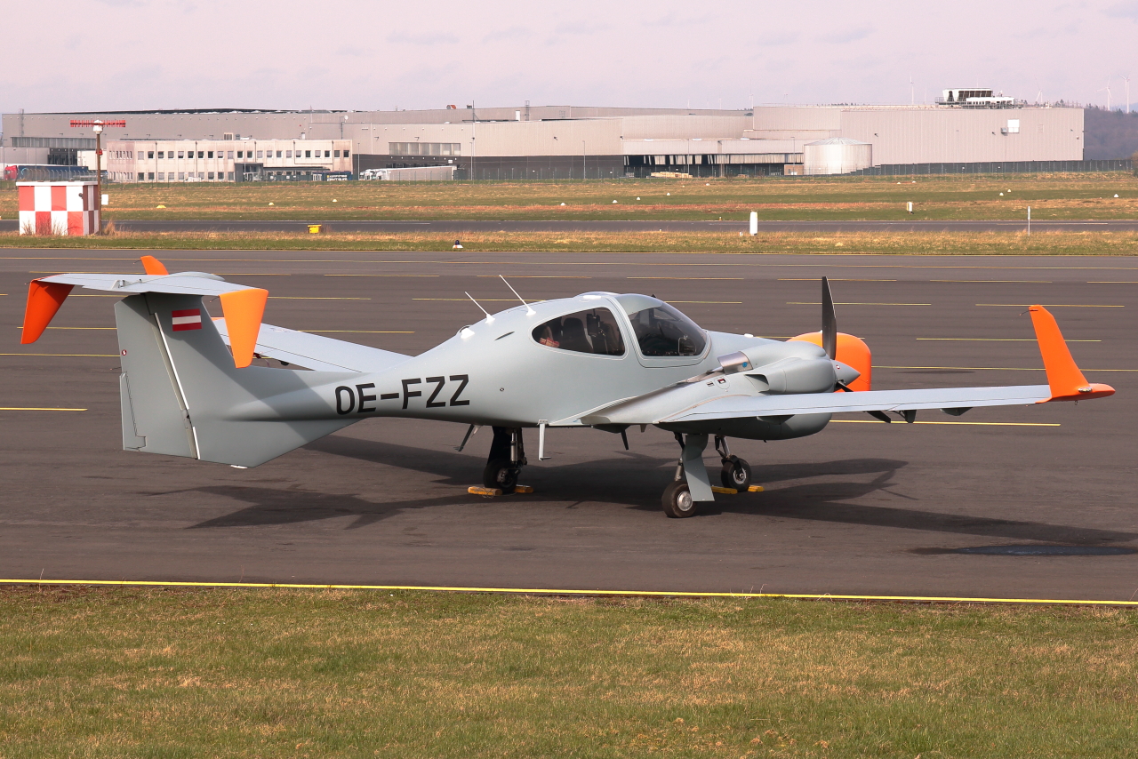 FlyCom, OE-FZZ, Diamond DA-42 MPP, S/N: 42.MN109. Siegerland (EDGS) am 21.03.2024