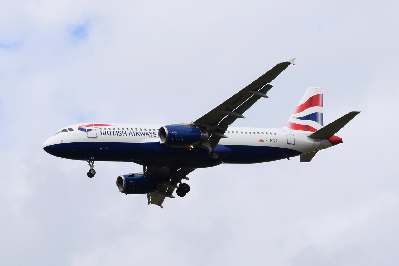G-MIDT , British Airways , Airbus A320-232 , Berlin-Brandenburg  Willy Brandt  , BER , 11.09.2022 