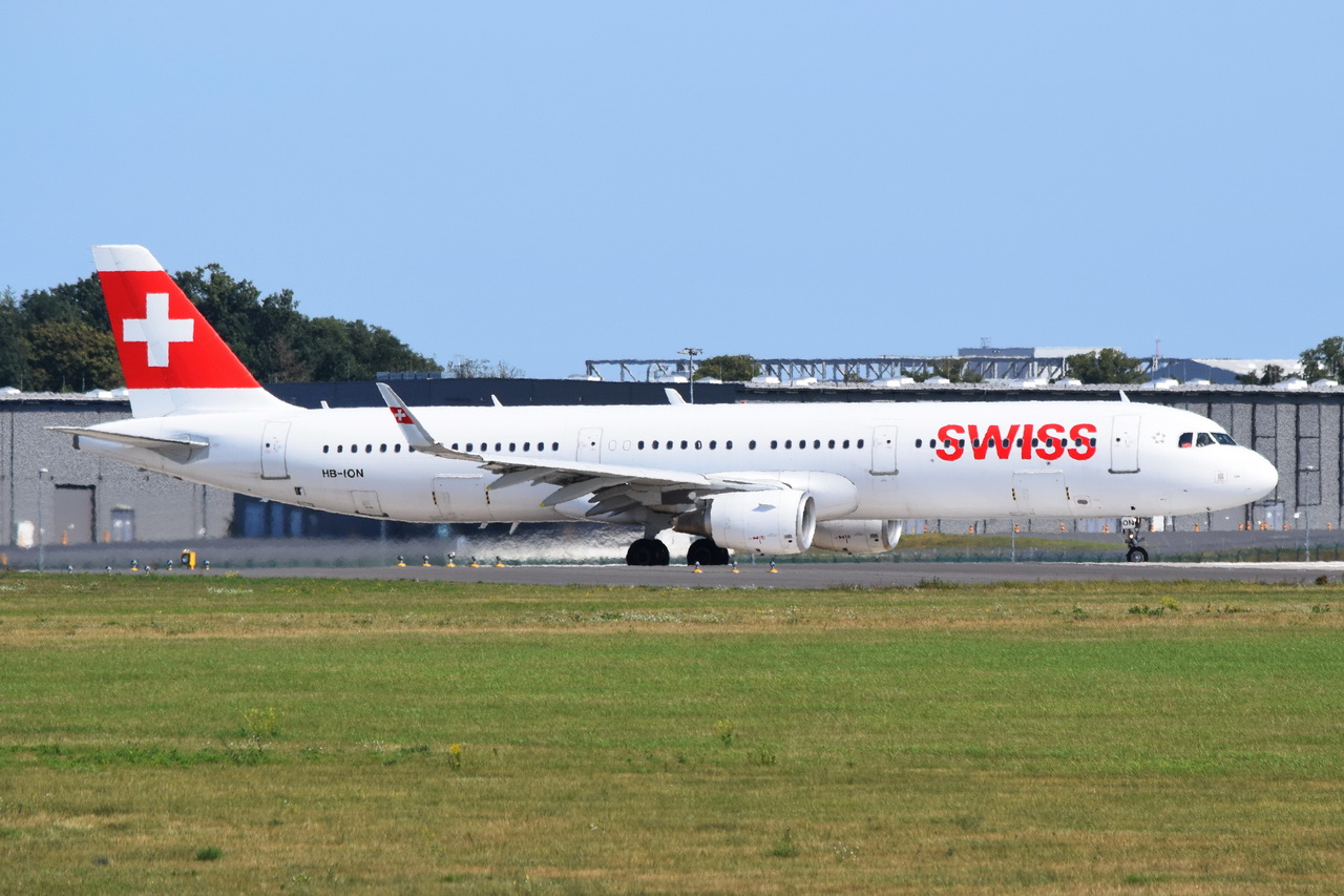 HB-ION , Swiss , Airbus A321-212(WL) , Berlin-Brandenburg  Willy Brandt  , BER , 04.09.2022 ,