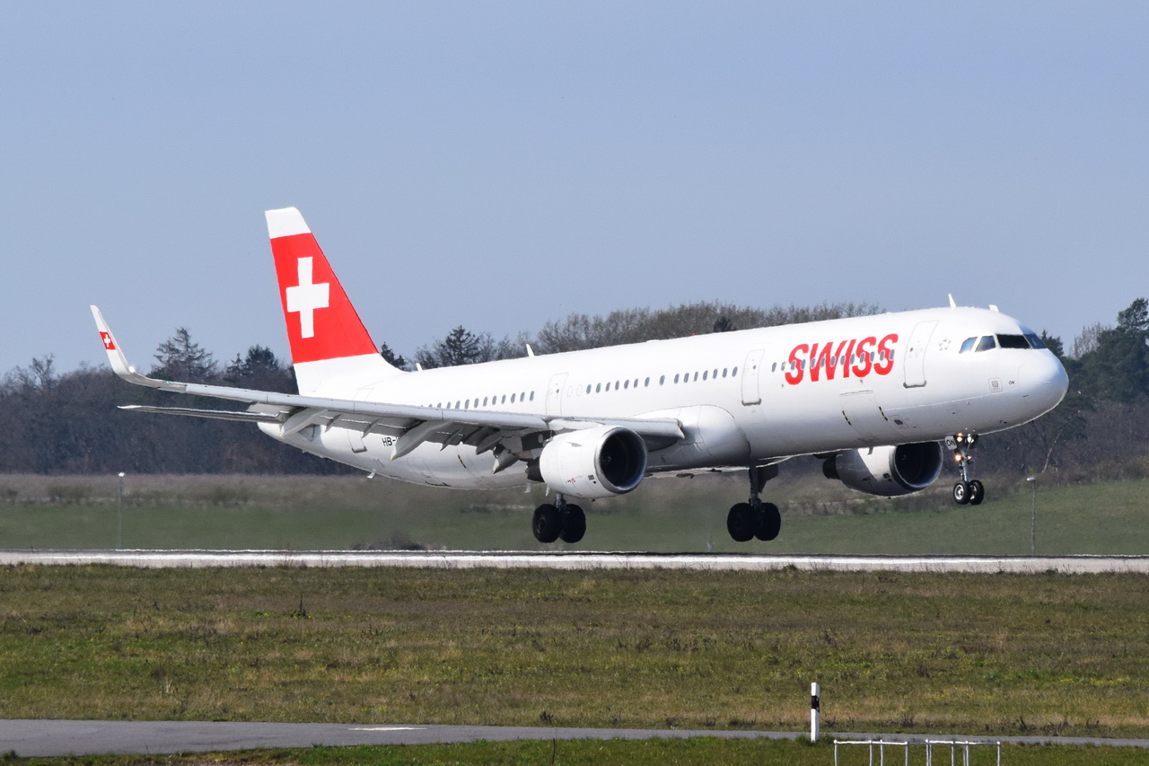 HB-ION , Swiss , Airbus A321-212(WL) , 10.04.2023 , Berlin-Brandenburg  Willy Brandt  , BER ,
