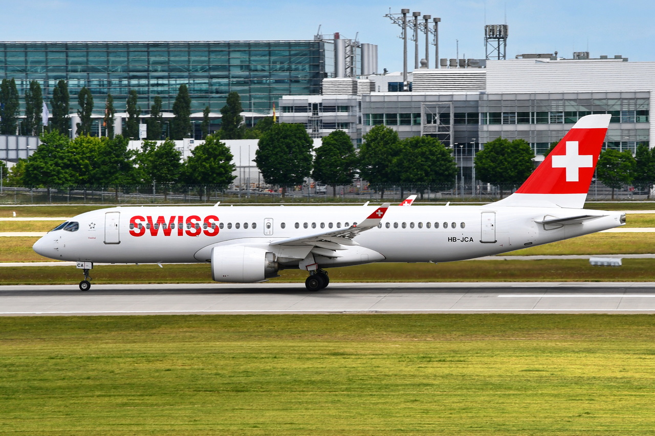HB-JCA , Swiss , Bombardier CSeries CS300 (BD-500-1A11) , 30.05.2025 , München ,  Franz Josef Strauß  , 