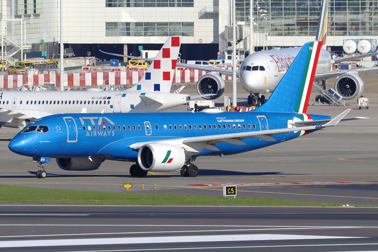 ITA Airways Airbus A220-171 I-ADVH rollt zum Start in Brüssel 18.3.2026