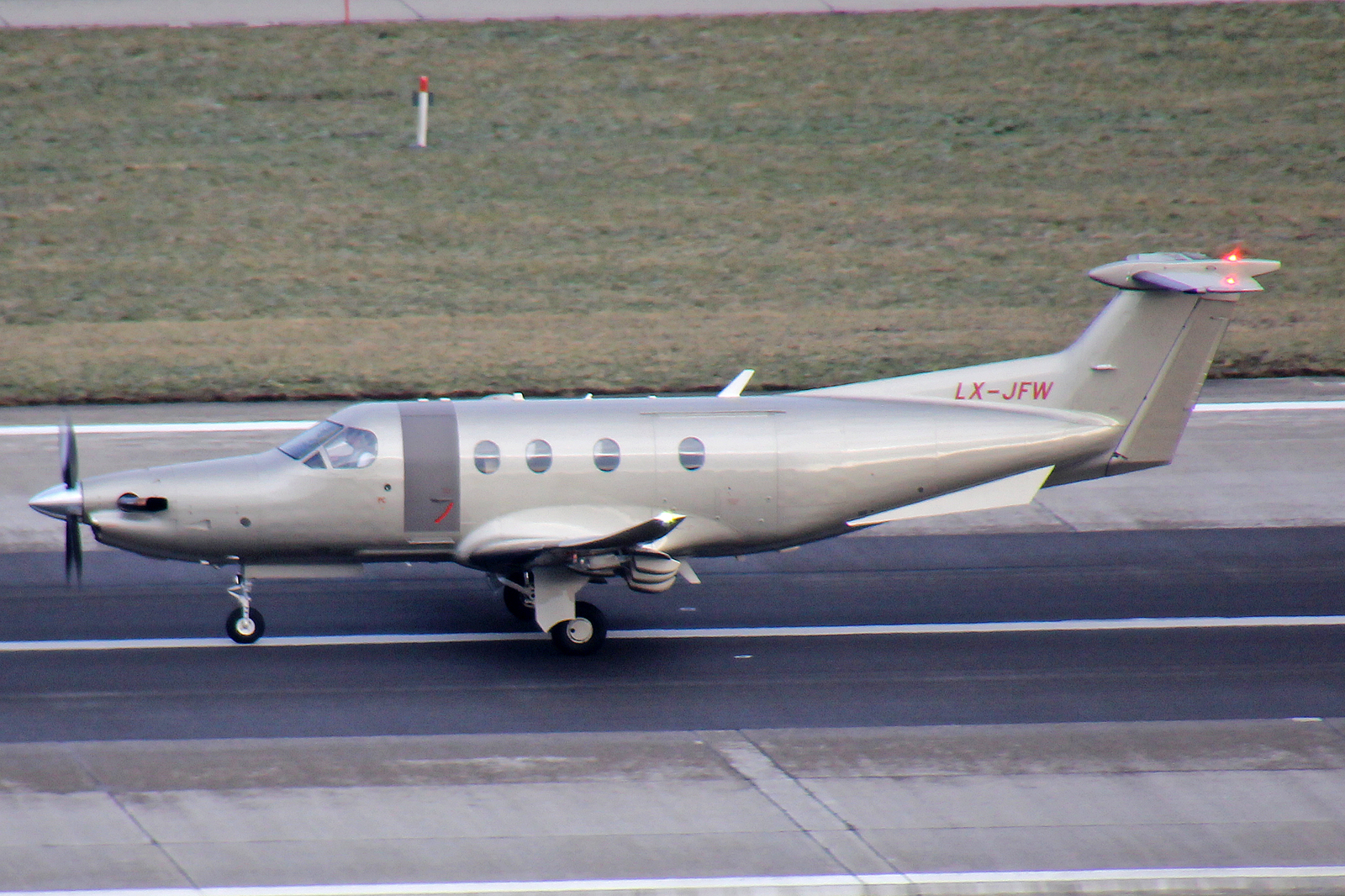 Jetfly Aviation, LX-JFW, Pilatus PC-12-47E, msn: 1473, 20.Januar 2023, ZRH Zürich, Switzerland.