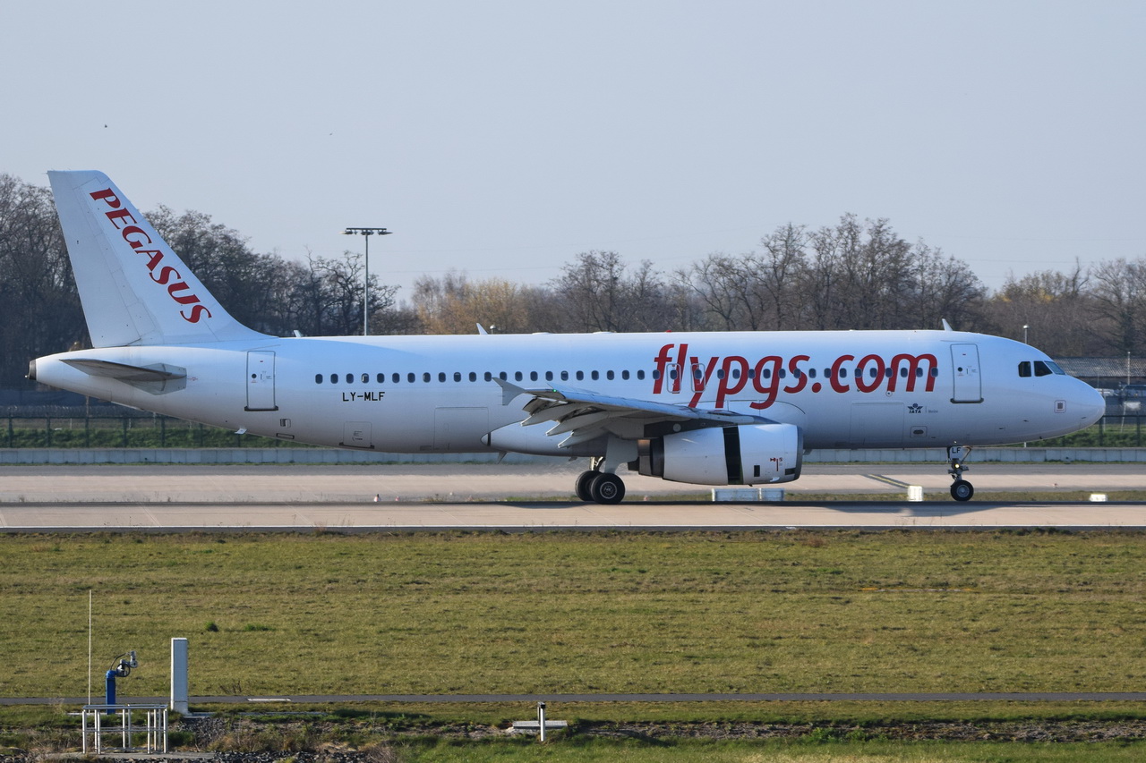 LY-MLF , Pegasus , Airbus A320-232 , Berlin-Brandenburg  Willy Brandt  , BER ,09.04.2023 , 