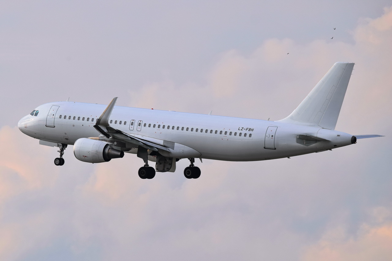 LZ-FBH , Bulgaria Air , Airbus A320-214(WL) , 25.09.2022 , Berlin-Brandenburg  Willy Brandt  , BER , 