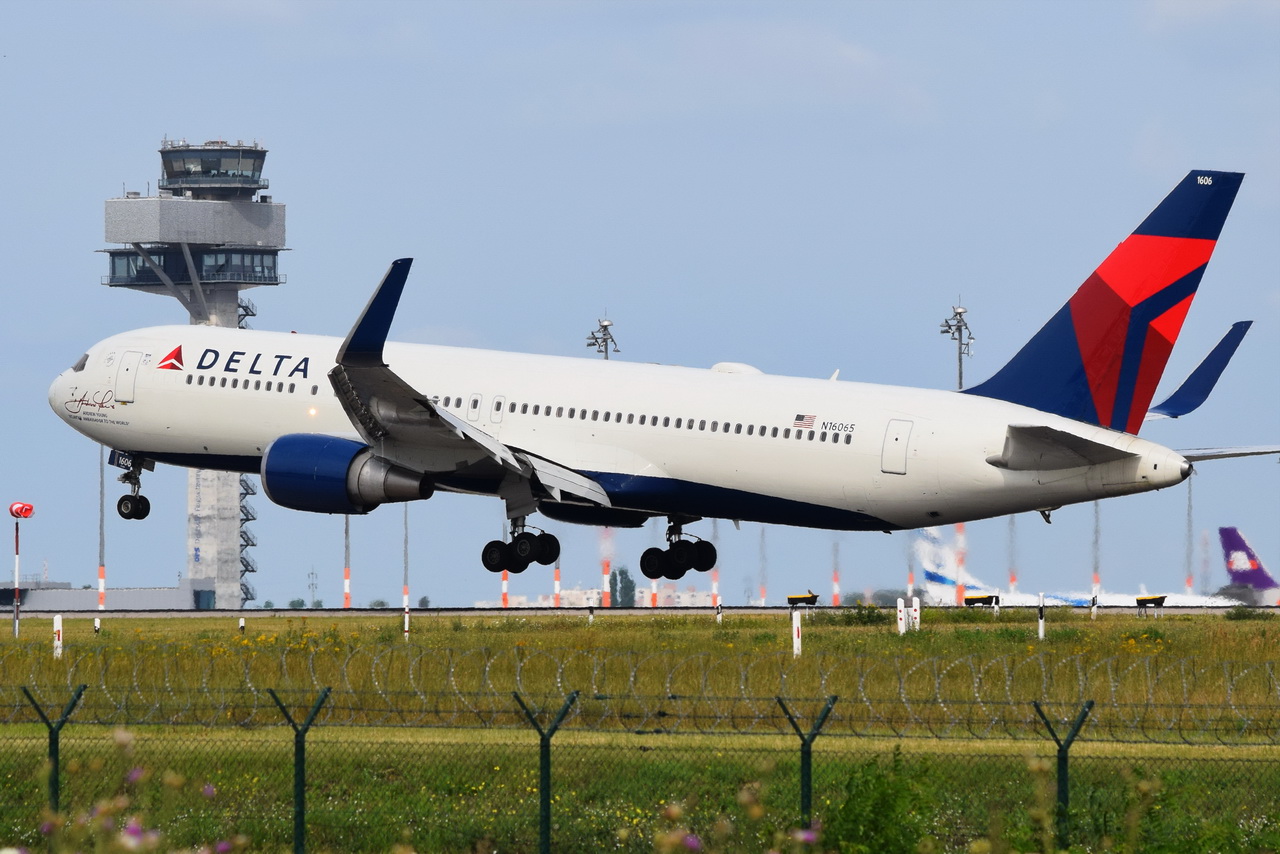 N16065 , Delta Air Lines , Boeing 767-332ER(WL) , Berlin-Brandenburg  Willy Brandt  , BER , 08.08.2024 ,