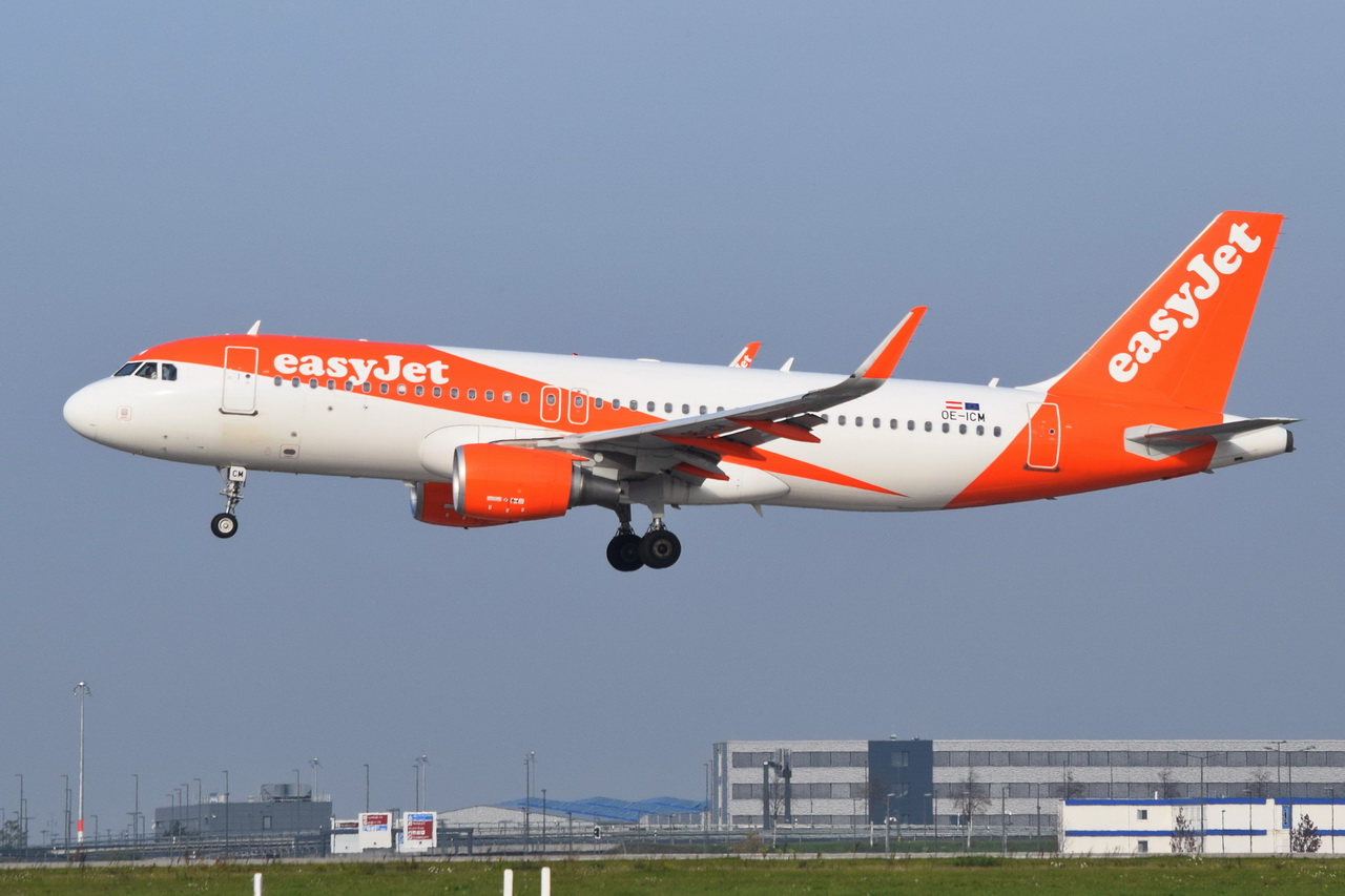 OE-ICM , easyJet Europe , Airbus A320-214(WL) , Berlin-Brandenburg  Willy Brandt  , BER , 31.10.2022 ,