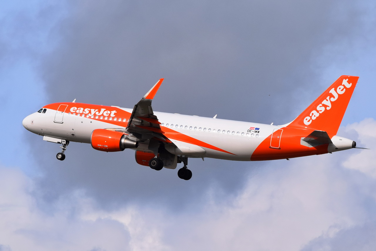 OE-IWW , easyJet Europe , Airbus A320-214(WL) ,  Berlin-Brandenburg  Willy Brandt  , BER , 04.10.2023 ,