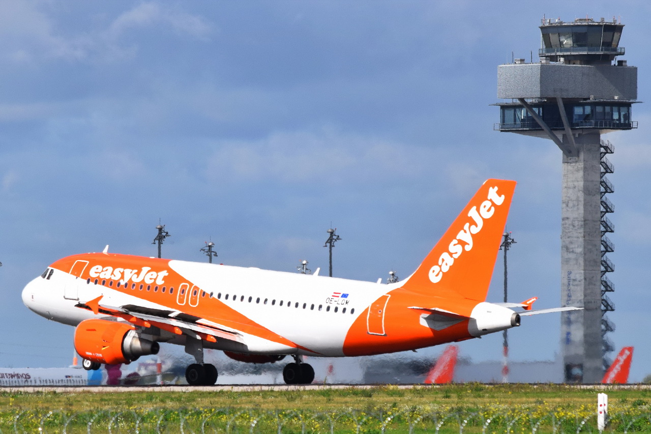 OE-LQM , easyJet Europe , Airbus A319-111 , Berlin-Brandenburg  Willy Brandt  , BER , 16.09.2022 ,
