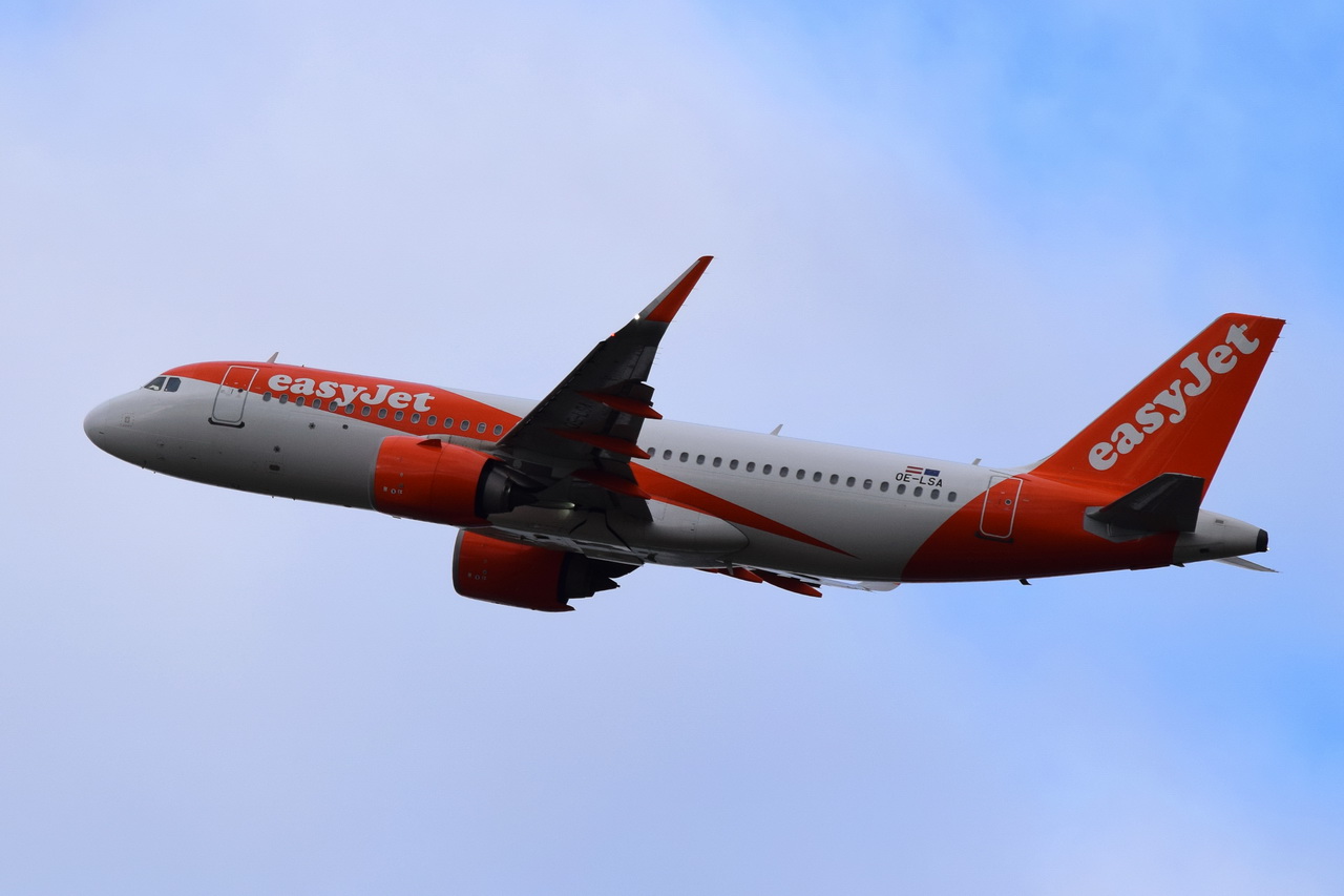 OE-LSA , easyJet Europe , Airbus A320-251N ,  Berlin-Brandenburg  Willy Brandt  , BER , 19.10.2022 ,