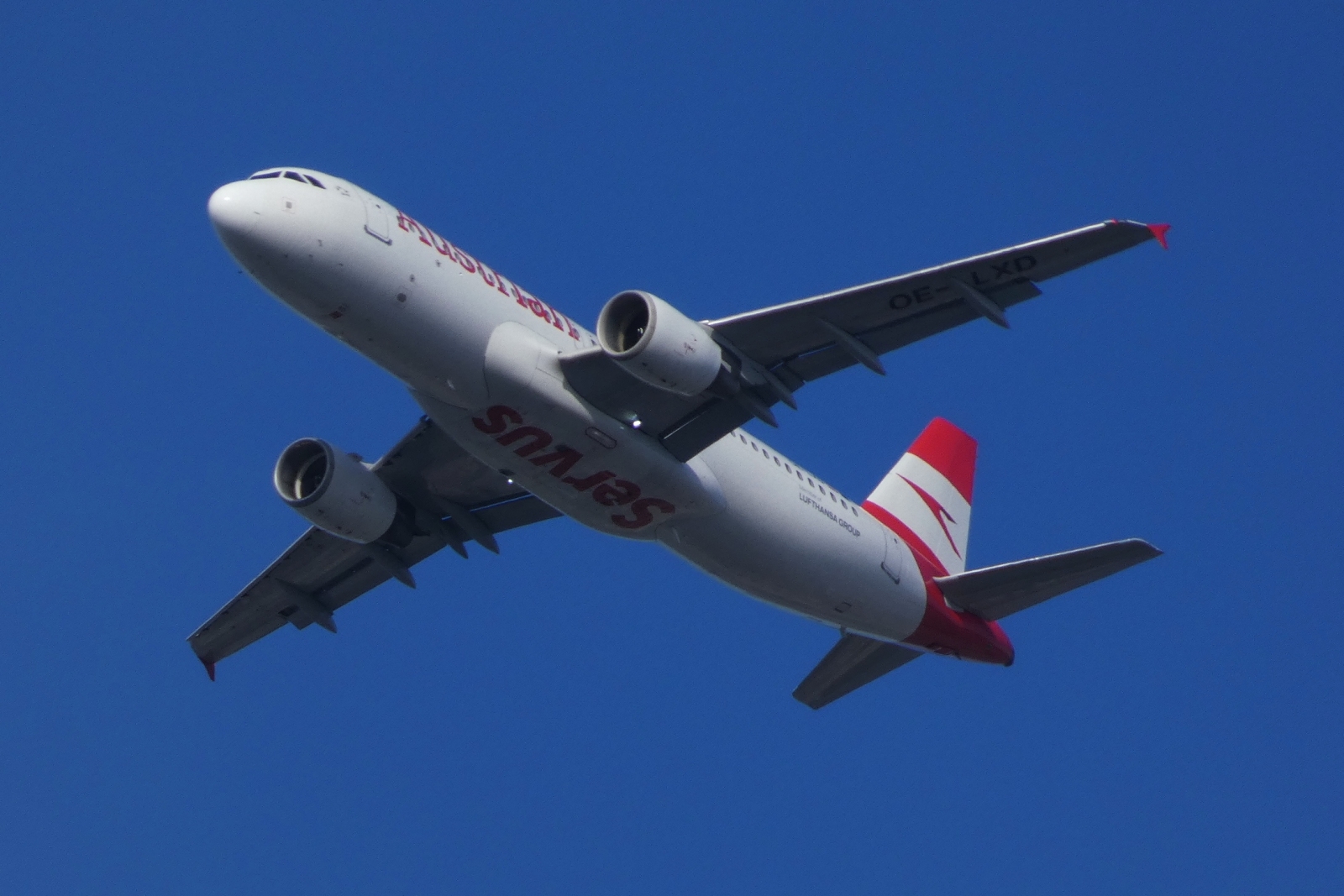 OE-LXD, Airbus A320-216, von Austria Airlines, aufgenommen in Wien nahe dem Hauptbahnhof. 04.05.2026