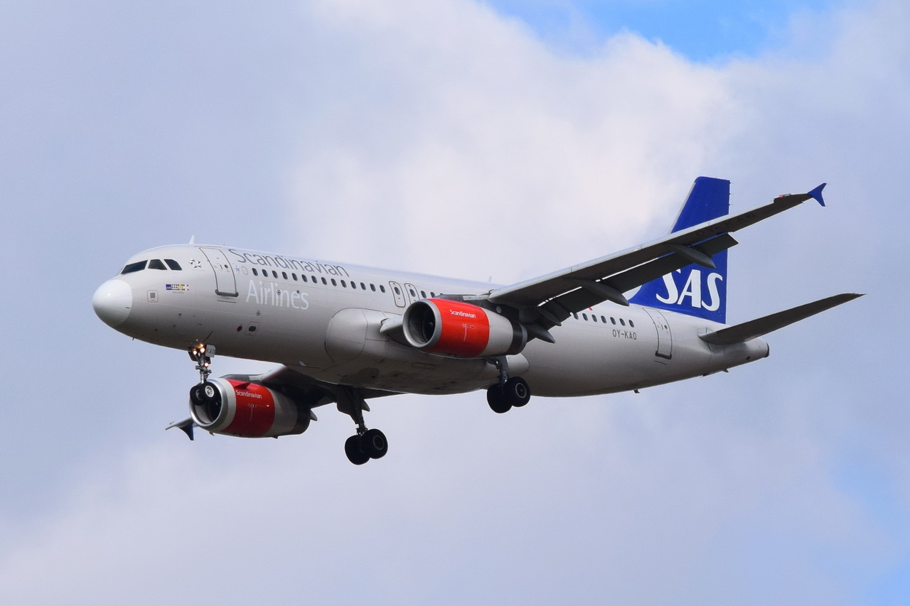 OY-KAO , SAS Scandinavian Airlines , Airbus A320-232 , Berlin-Brandenburg  Willy Brandt  , BER , 11.09.2022 