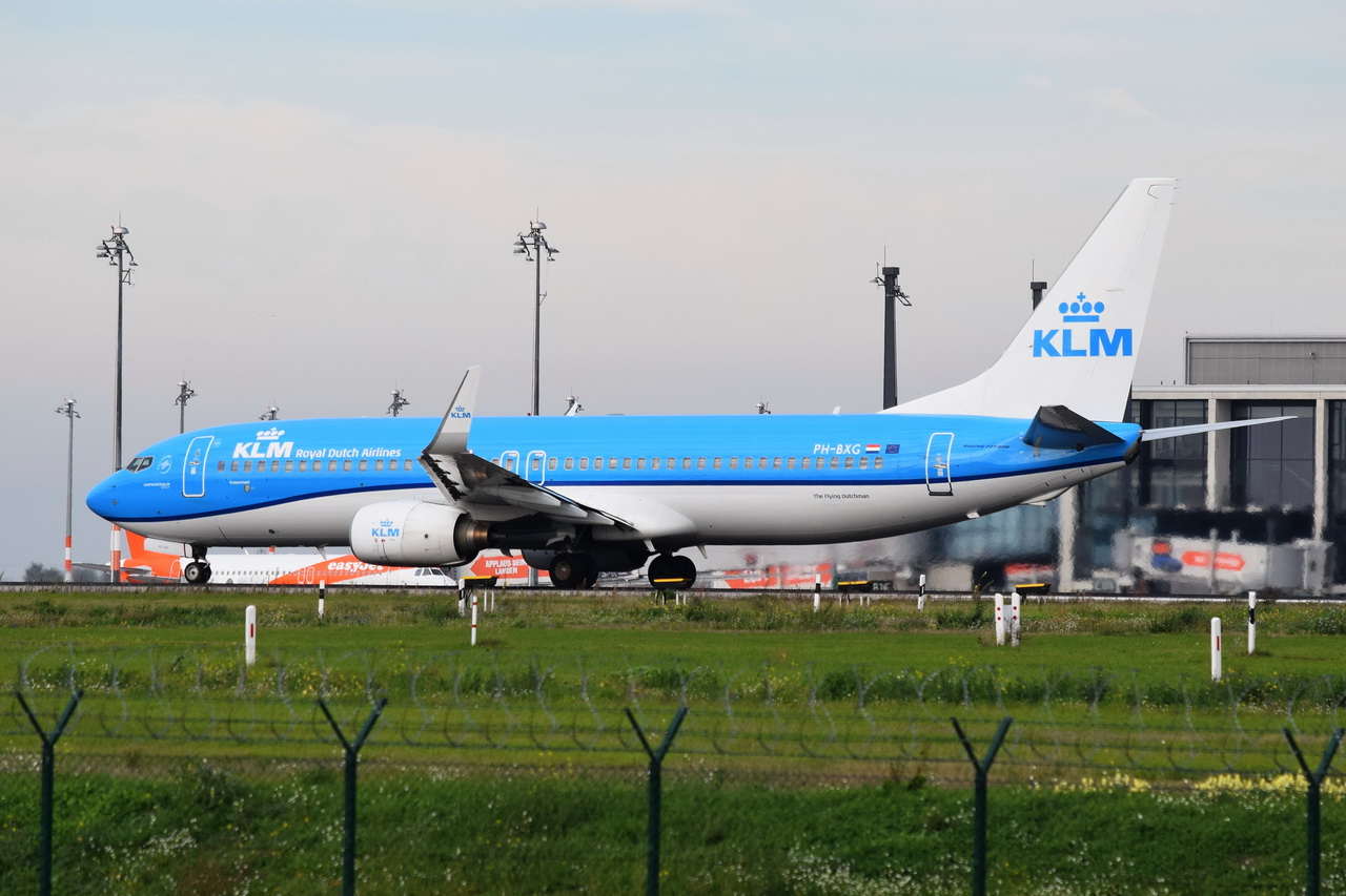 PH-BXG , KLM Royal Dutch Airlines , Boeing 737-8K2(WL) ,  Berlin-Brandenburg  Willy Brandt  , BER , 05.10.2022 ,