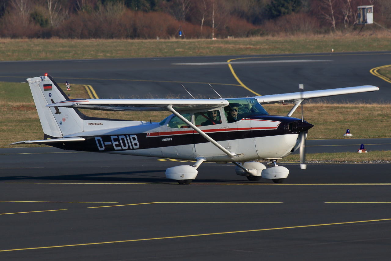 Privat, D-EDIB, Reims-Cessna F172P Skyhawk II, S/N: F17202131. Siegerland (EDGS) am 08.03.2024