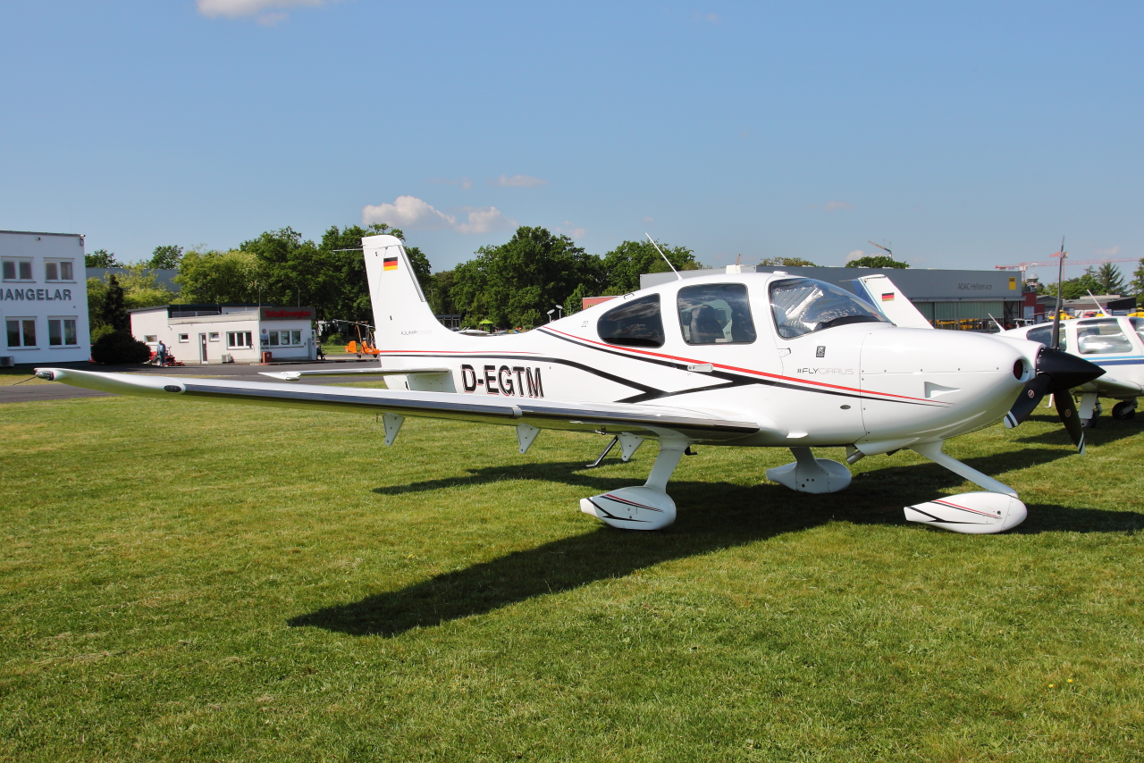 Privat, D-EGTM, Cirrus SR22, S/N: 4363. Bonn-Hangelar (EDBK) am 09.05.2026.