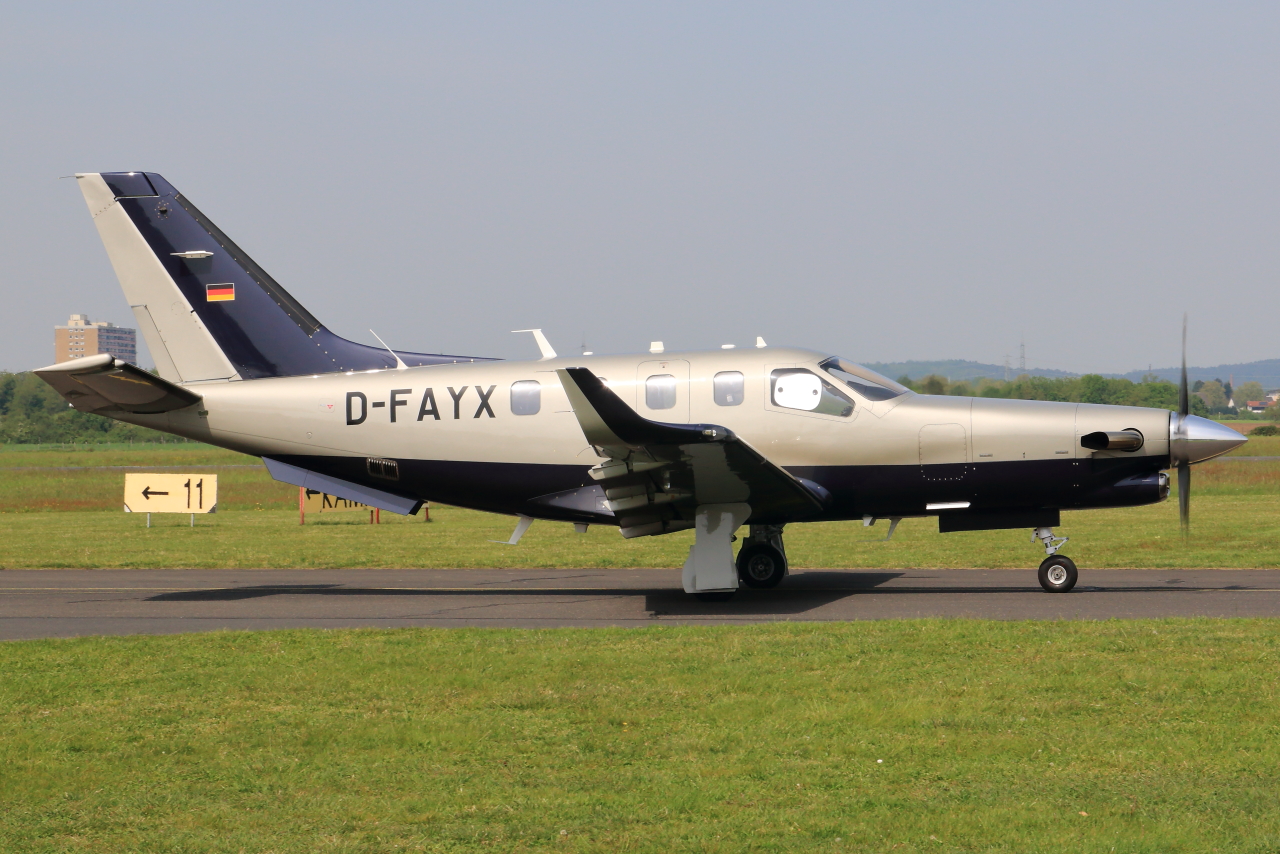 Privat, D-FAYX, Socata TBM-850, S/N: 514. Bonn-Hangelar (EDKB) am 01.05.2024.