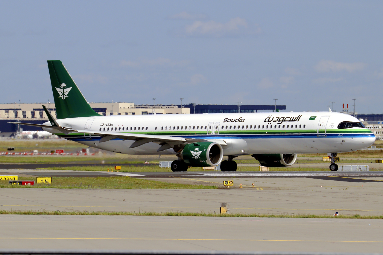 Saudi Arabian Airlines Airbus A321-271NX HZ-ASAN rollt zum Start in Frankfurt 13.6.2026
