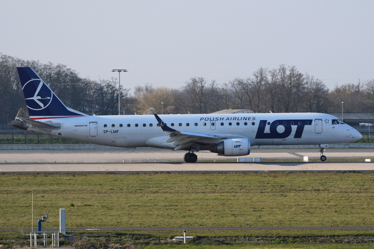 SP-LMF , LOT - Polish Airlines , Embraer ERJ-190AR (ERJ-190-100 IGW) , Berlin-Brandenburg  Willy Brandt  , BER ,09.04.2023 , 