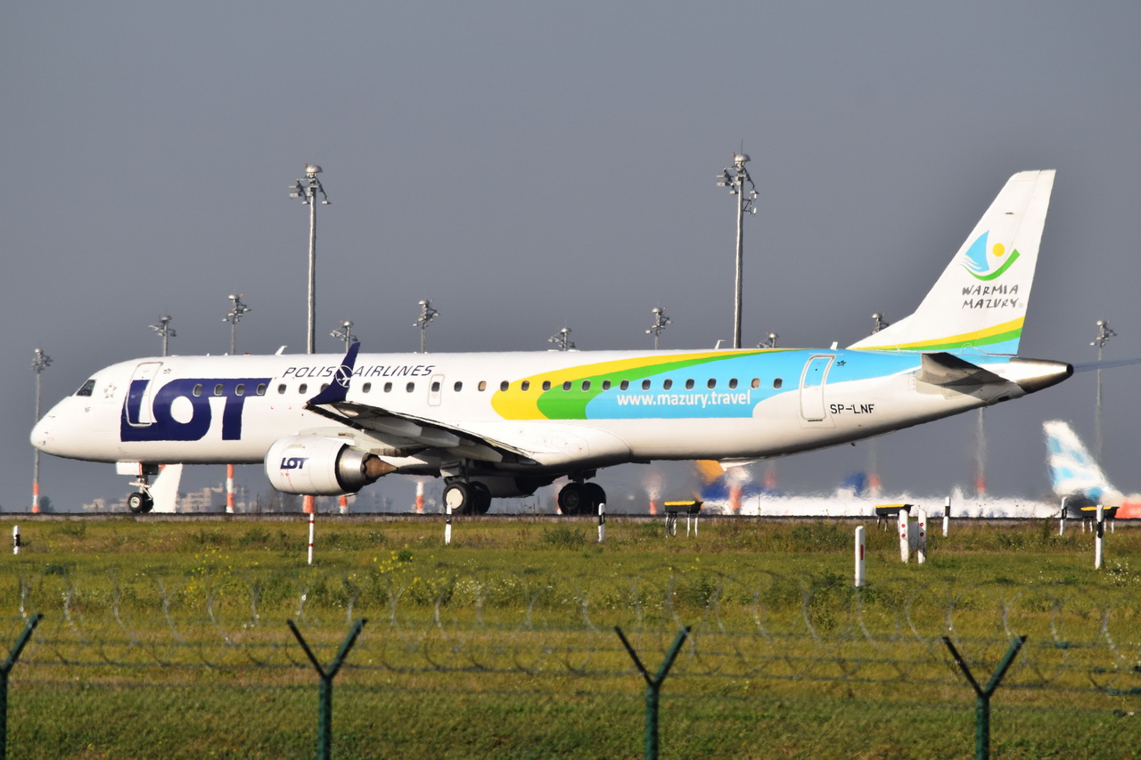 SP-LNF , LOT - Polish Airlines , Embraer ERJ-195LR (ERJ-190-200 LR) ,  Berlin-Brandenburg  Willy Brandt  , BER , 12.11.2022 ,