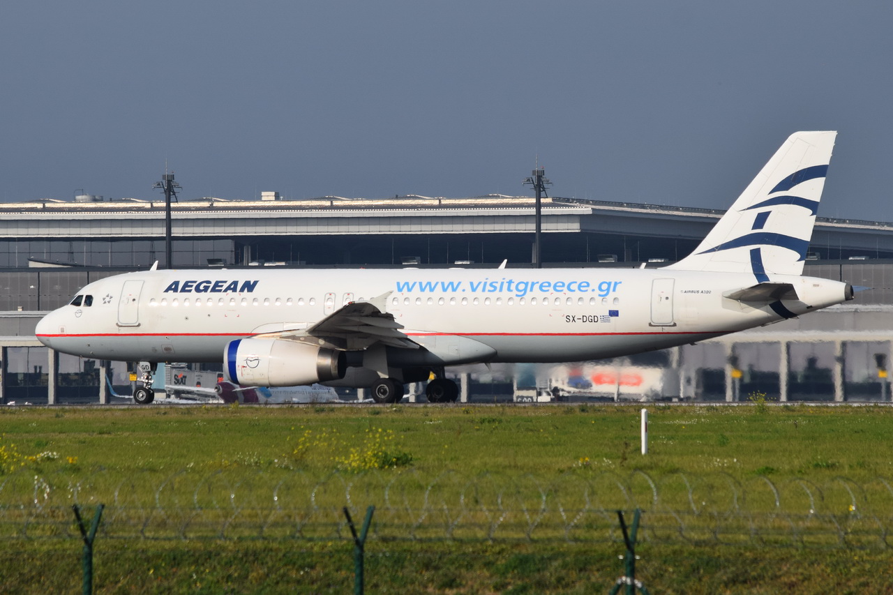 SX-DGD , Aegean Airlines , Airbus A320-232 ,  Berlin-Brandenburg  Willy Brandt  , BER , 31.10.2022 ,