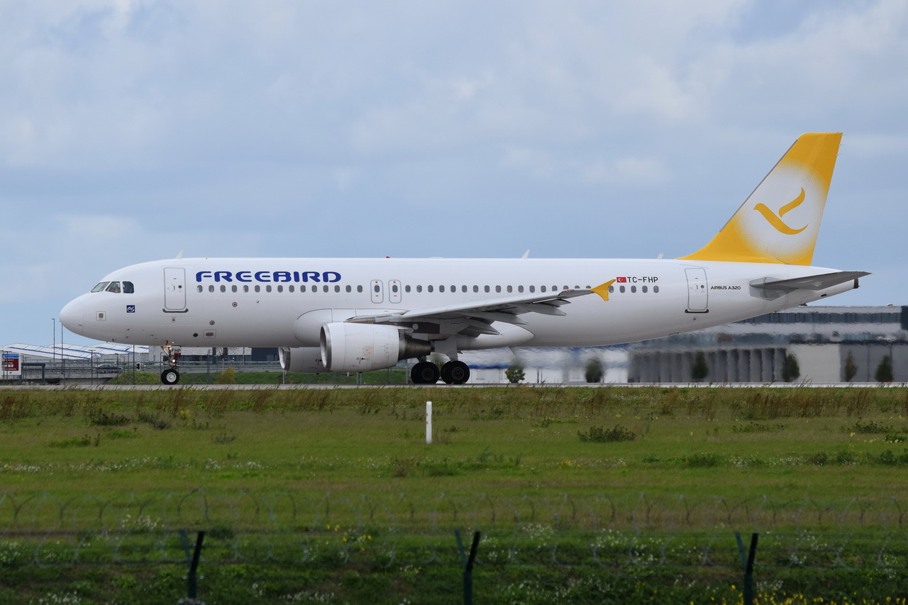 TC-FHP , Freebird Airlines , Airbus A320-214 , 18.09.2022 , Berlin-Brandenburg  Willy Brandt  , BER , 