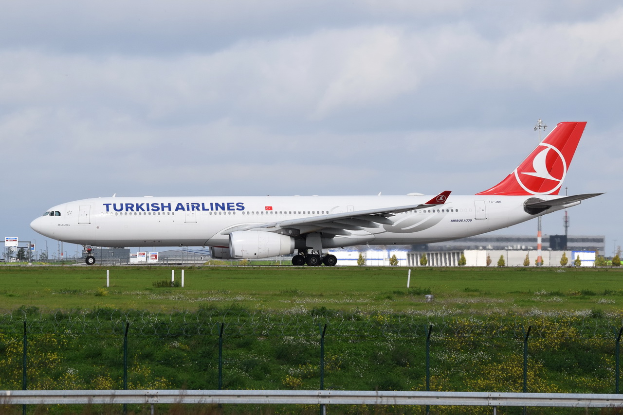 TC-JNN , Turkish Airlines , Airbus A330-343 ,  Berlin-Brandenburg  Willy Brandt  , BER , 02.10.2022 ,