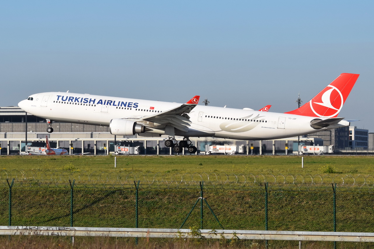 TC-JOF , Turkish Airlines , Airbus A330-303 , Berlin-Brandenburg  Willy Brandt  , BER , 12.11.2022 ,