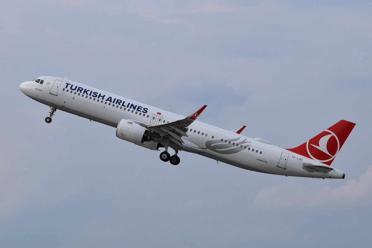 TC-LSC , Turkish Airlines , Airbus A321-271NX , Berlin-Brandenburg  Willy Brandt  , BER , 25.09.2022 ,