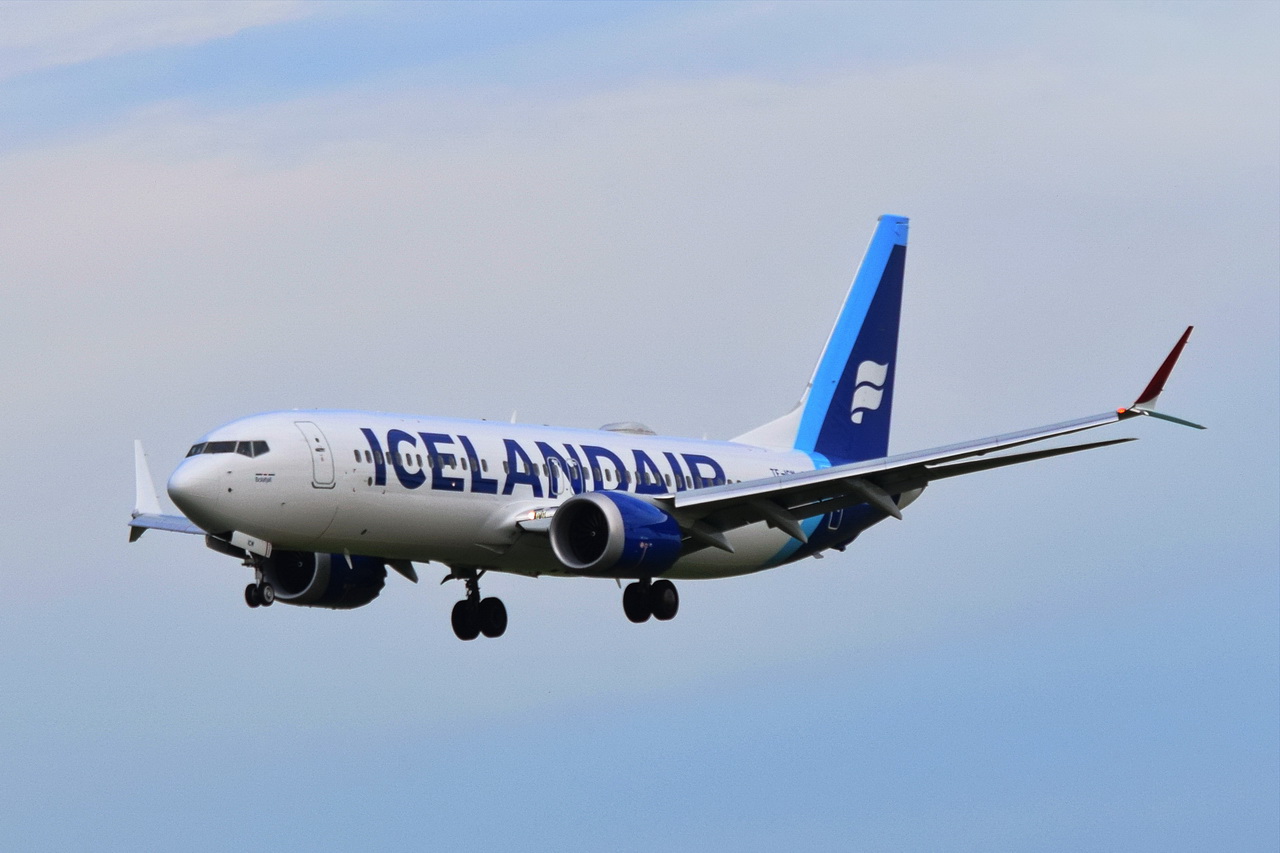 TF-ICM , Icelandair , Boeing 737-8 MAX , 05.10.2022 , Berlin-Brandenburg  Willy Brandt  , BER , 