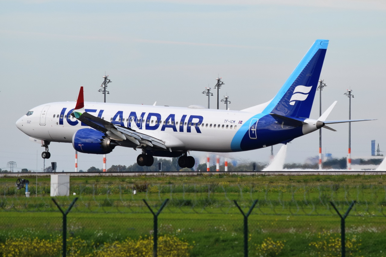 TF-ICM , Icelandair , Boeing 737-8 MAX , Berlin-Brandenburg  Willy Brandt  , BER , 05.10.2022 ,